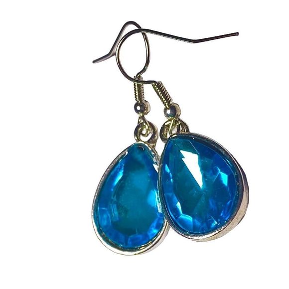 Swiss Blue Faceted Gemstones in 925 Sterling Silver Plated Earrings - Picture 3 of 4